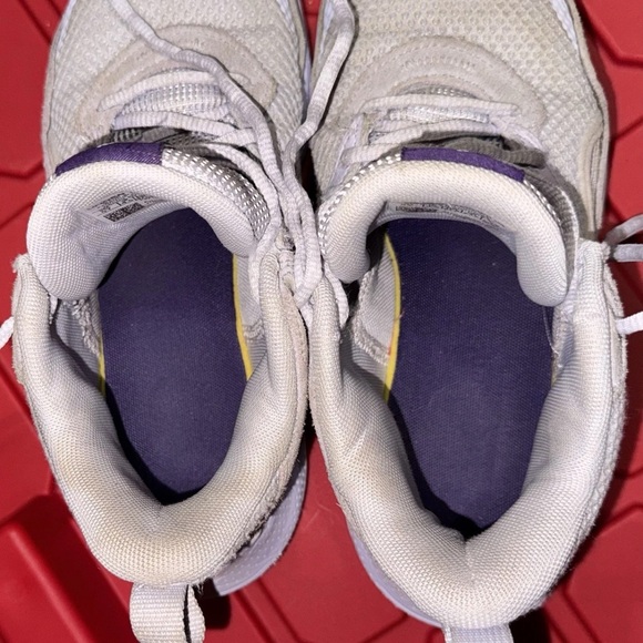 Size 5Y, Under Armour Curry 3Z 24 Basketball Shoes, Salt Purple - Picture 7 of 10